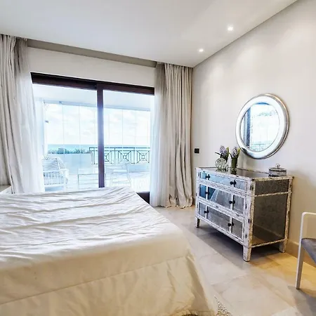 Luxury Frontal In Doncella Apartment